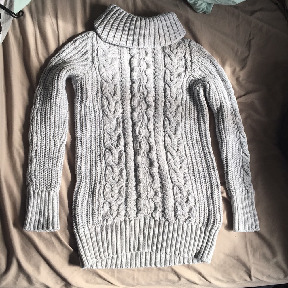 Turtle neck knitted sweater